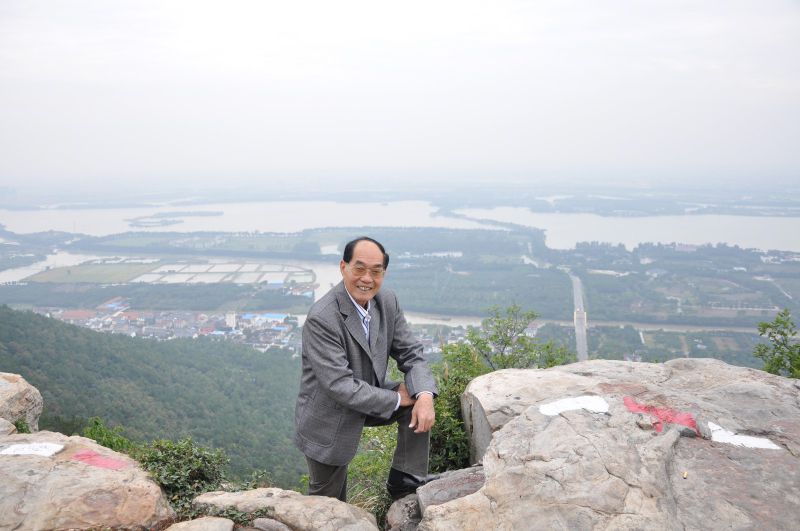 黄秉梁.JPG