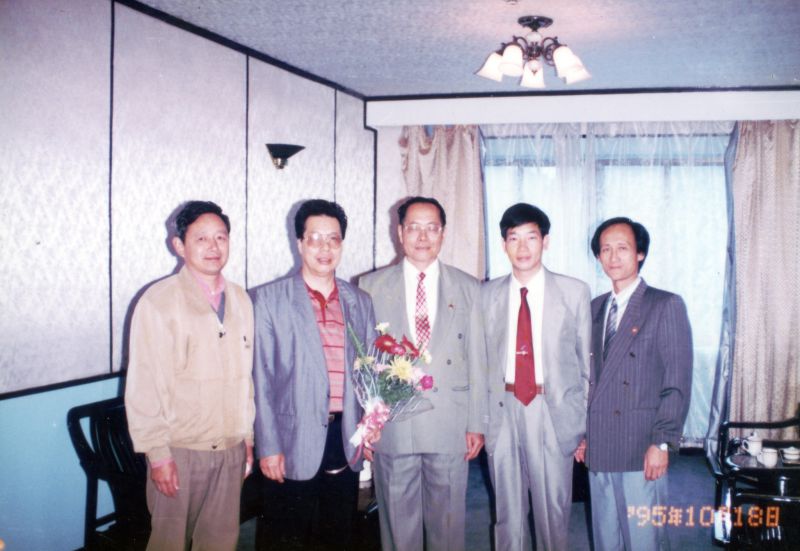 1995年10月18日，市委会徐文基、张钦龄副主委接待澳洲洪门致公党李建民先生。.jpg