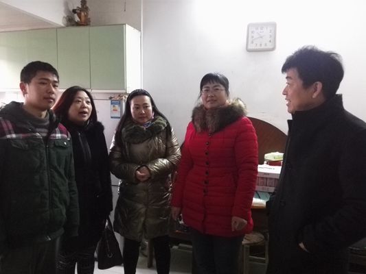 慰问贫困生_副本.jpg