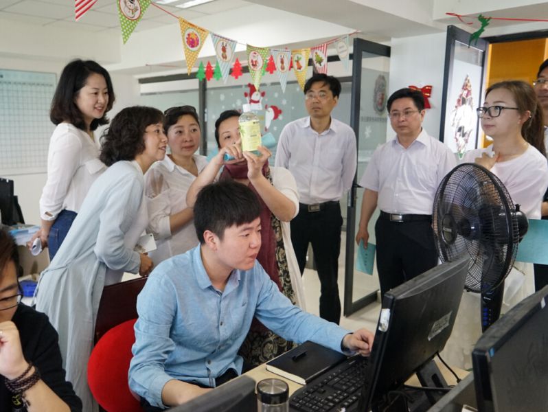遵义市工委调研扬州电商1.jpg