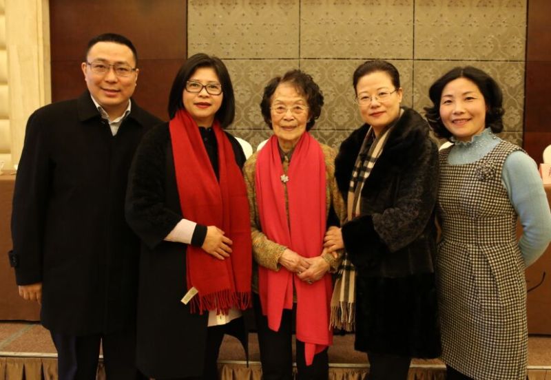 慰问张柔武.jpg