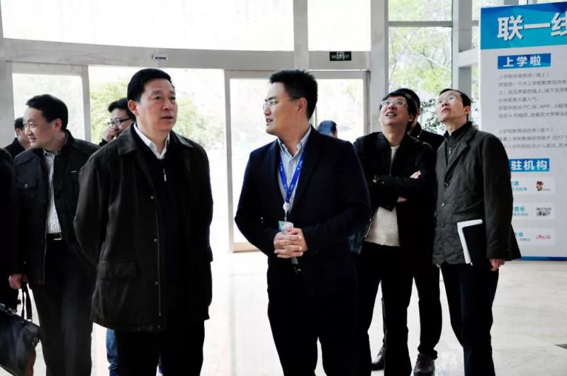 20180319陈德荣视察上学啦01.jpg