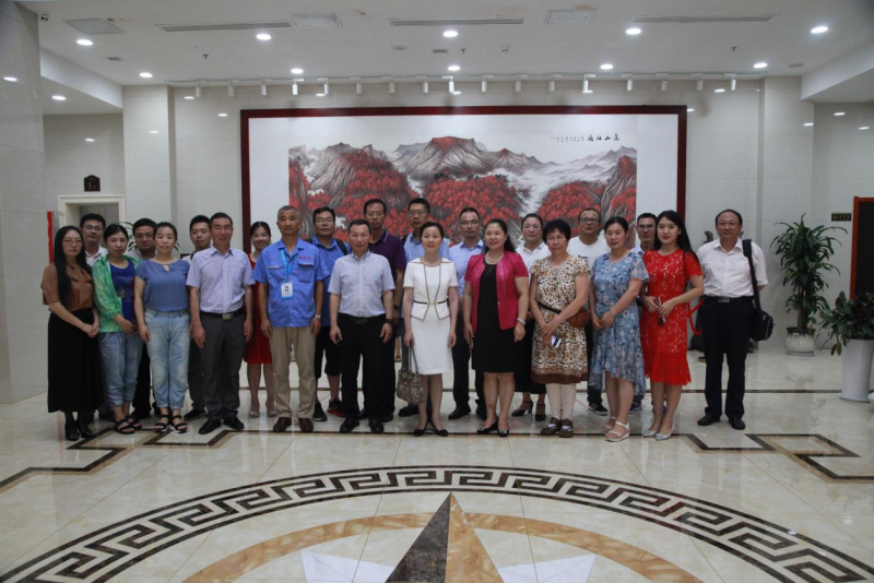 2017-7-20致公党连云港市委组织党员参观“改革开放四十年陈列馆“2.png