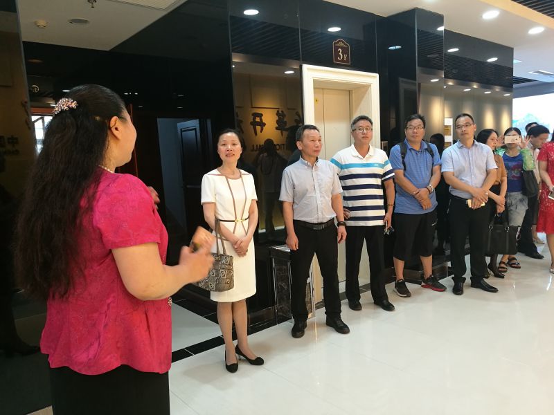 2017-7-20致公党连云港市委组织党员参观“改革开放四十年陈列馆”5.jpg
