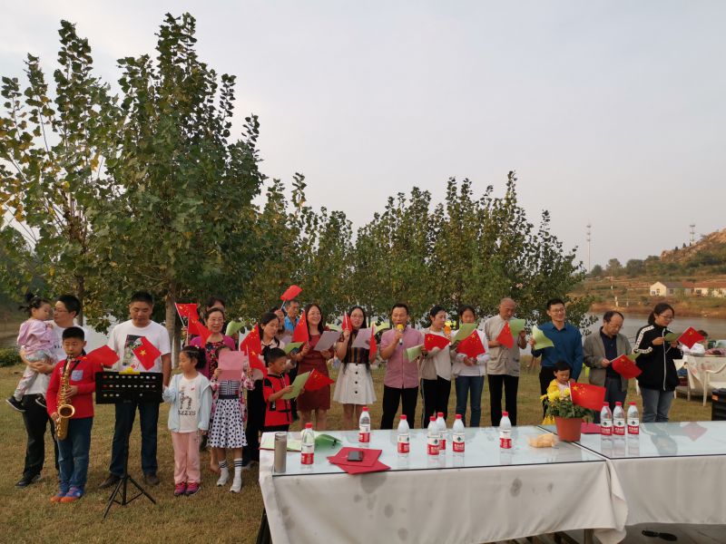 2019-10-01（董燕）歌唱祖国七十华诞 吟诵人民美好生活--海州总支国庆吟诵会.jpg