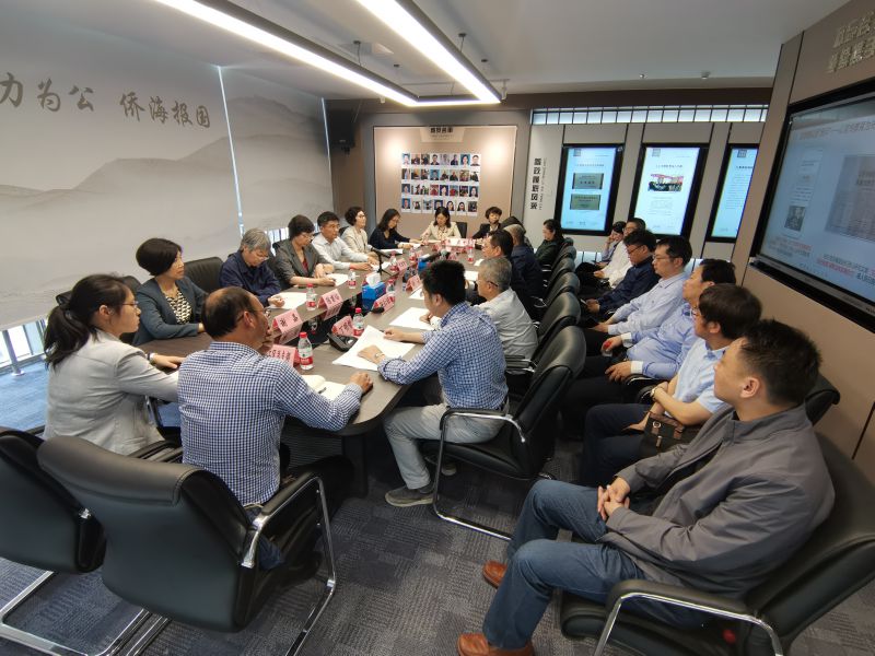 ec5171a25fb9c84e595b9e8caefdc25.jpg